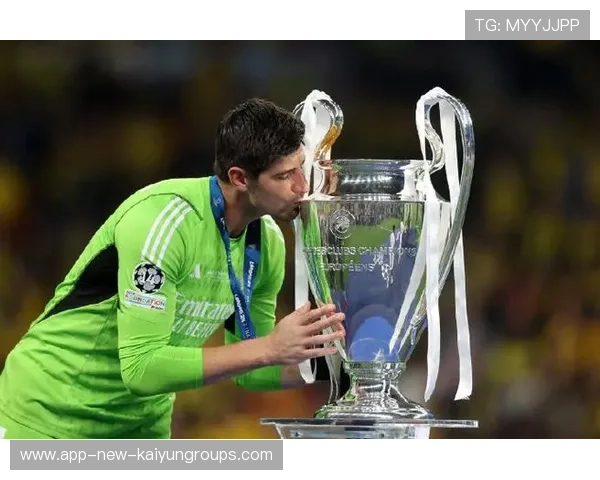 欧冠点球大战上演史诗一刻，门将成英雄