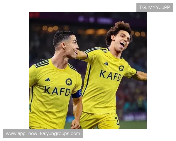 球迷惊爆：C罗或将加盟，转会费或达50000万欧！